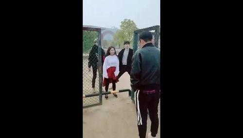 吃瓜的小混混,揭秘吃瓜小混混的江湖生活  第2张