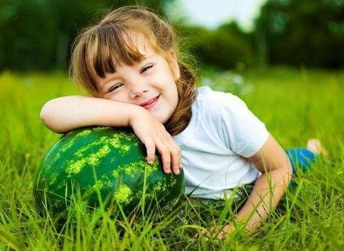 瘦主播吃瓜,揭秘美食背后的热量秘密  第3张