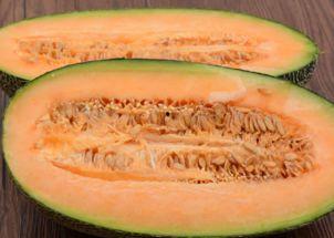 军训吃哈密瓜,哈密瓜助力战士们解暑提神  第3张